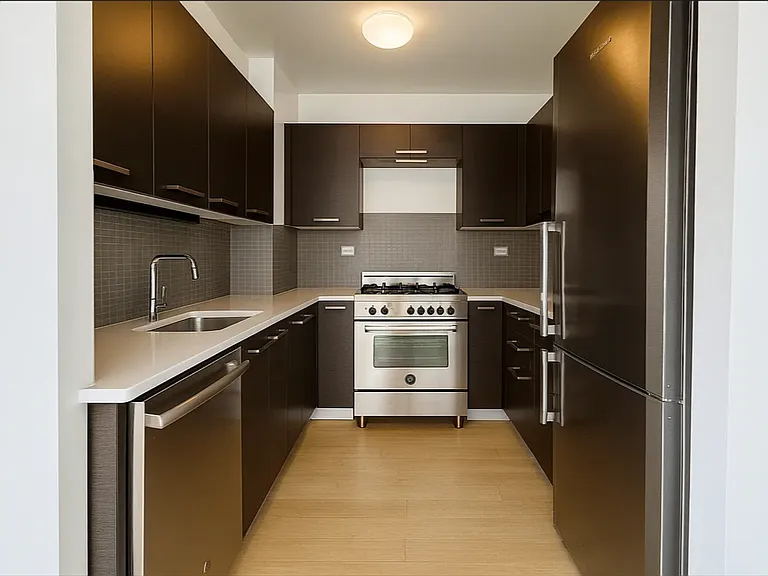 222 E 39th St #14B — Photo 3