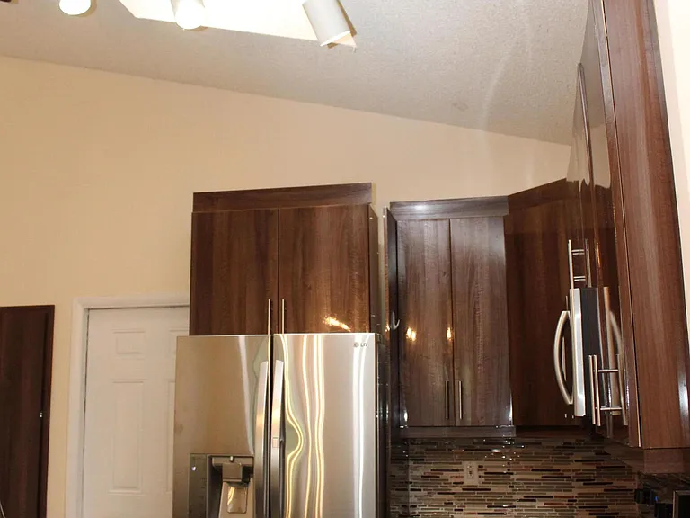 7705 Forest Green Ln — Photo 17
