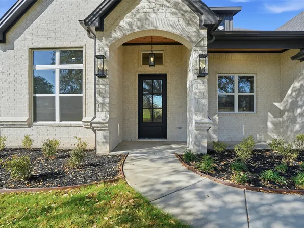 104 Trace Dr, Weatherford, TX 76087