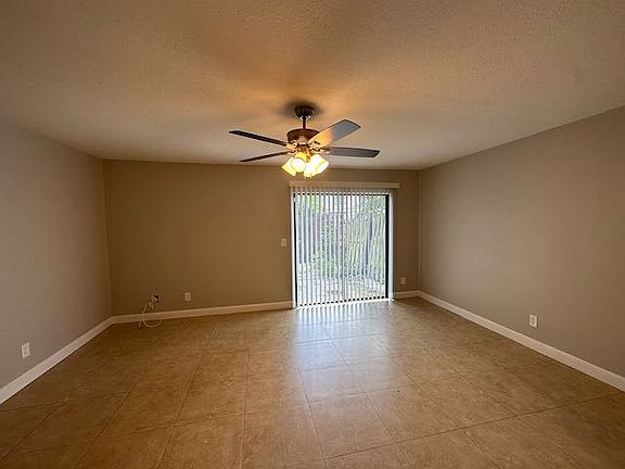 4th image of 5153 Breckenridge Pl APT 37