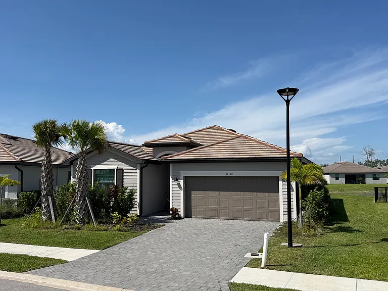 11350 Wintergreen Ln — Photo 3