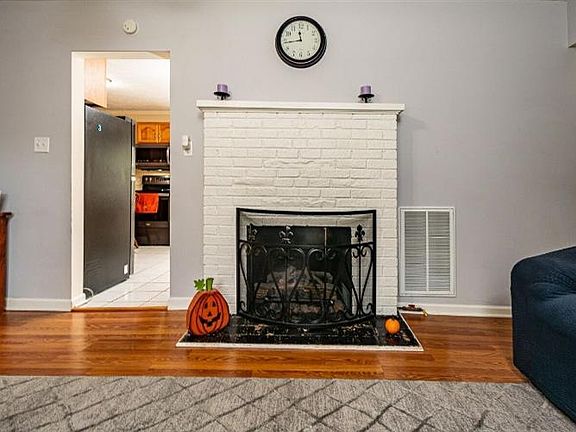 5th image of 252 Homewood Dr