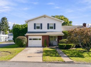 105 Jermyn St, Dickson City, PA 18519