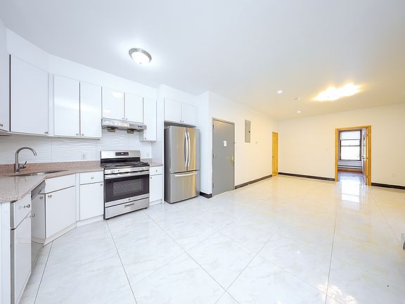 2nd image of 190 Avenue U #3FL