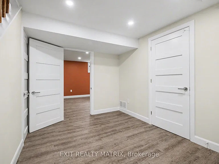 1468 Heatherington Rd #B — Photo 26