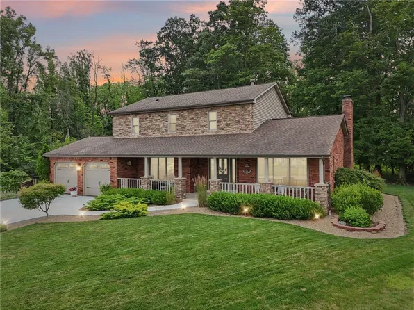 113 Penn Woods Ct, Irwin, PA 15642