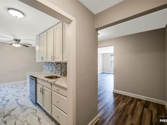126 Hackett Pl #B201, Rutherford, NJ 07070