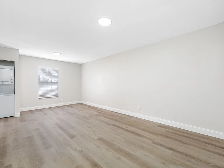 Amber Oaks — Photo 15