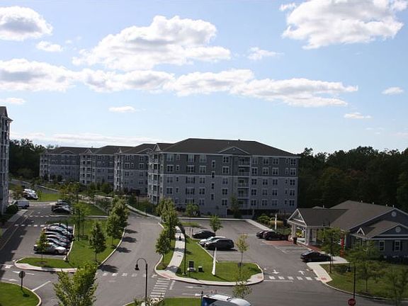 5th image of 15 Abbey Ln #44-4206