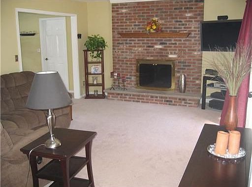 3rd image of 9 Orchard Crest Dr