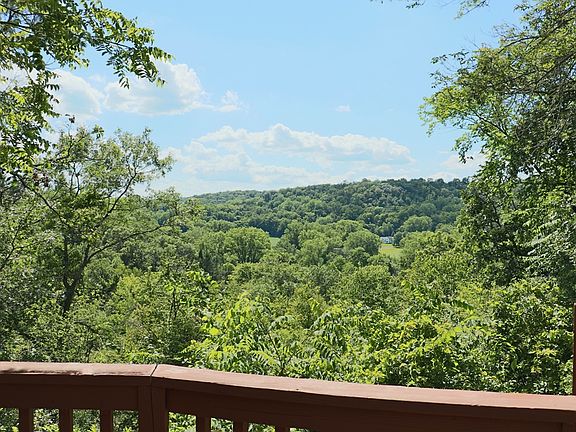3rd image of 739 Sweet Briar Ln