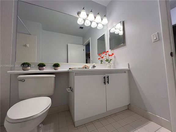5th image of 543 Racquet Club Rd APT 33