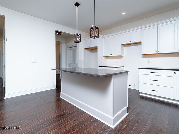 4th image of 8 Creek Road