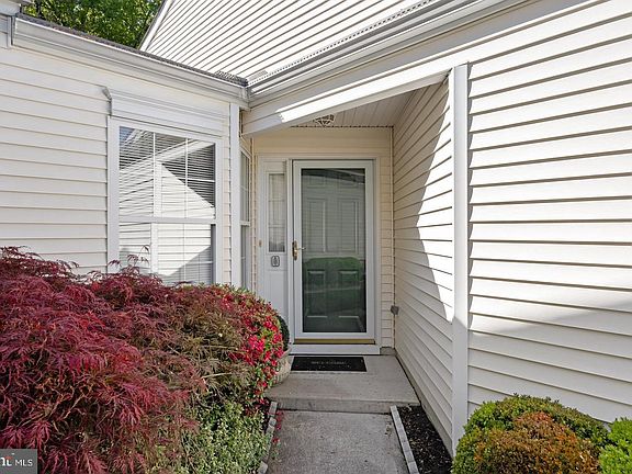4th image of 20 Peppergrass Dr N