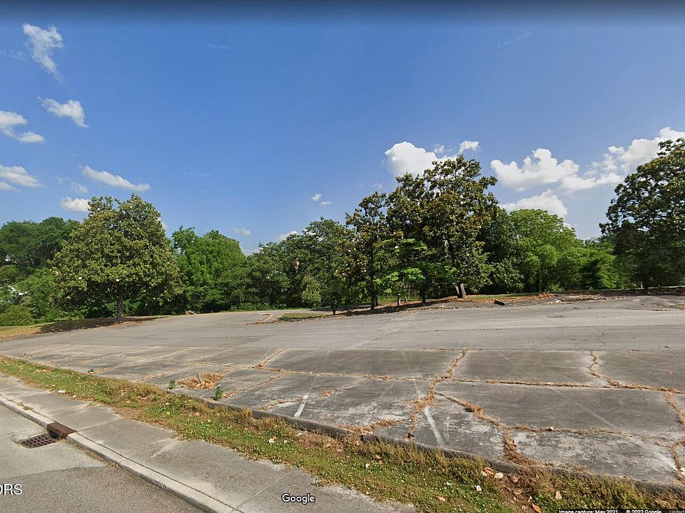 2nd image of 450 E Church Ave
