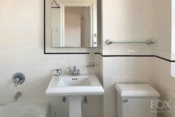 Rented by Fox Residential Group | media 6
