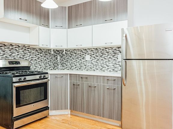 4th image of 219 Troutman St #1F