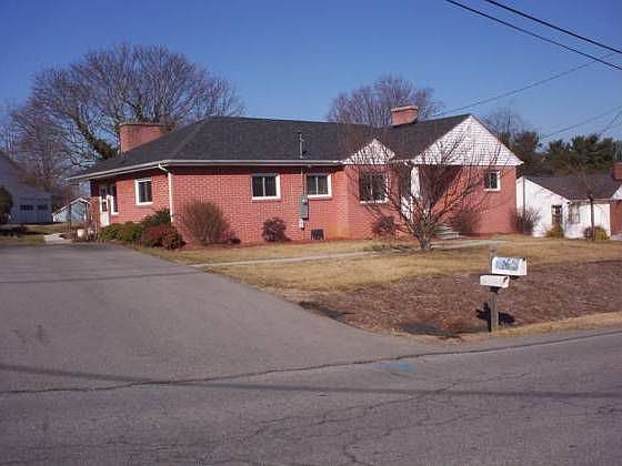 1st image of 130 Ellett Dr SE