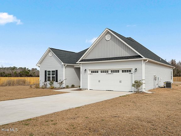 2nd image of 505 E Blackwater Ln