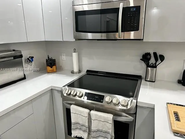 5401 Collins Ave #128 — Photo 41