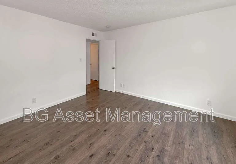 212 Westwood St — Photo 22