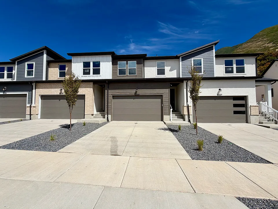 5323 S Acacia Dr
