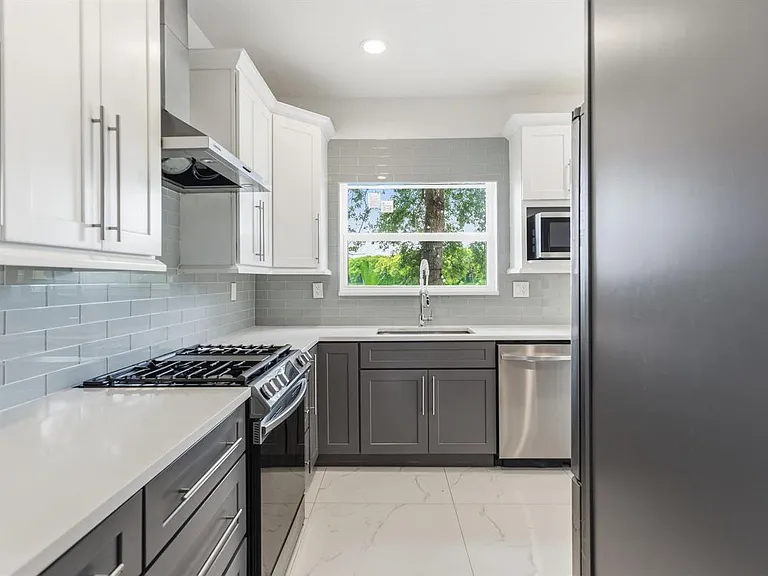 5056 SW 141st Ave #1 — Photo 33