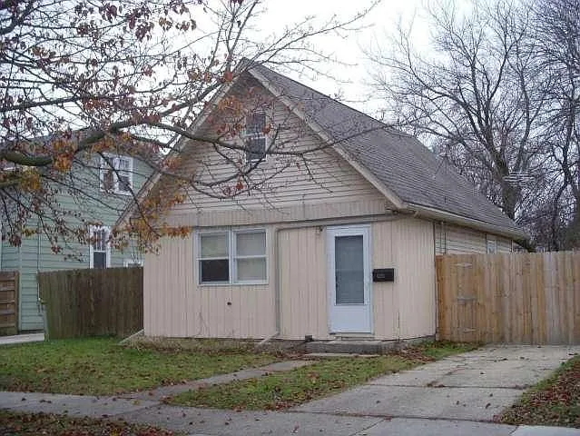 5226 32nd Ave photo 1