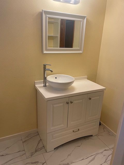New custom countertop bathroom