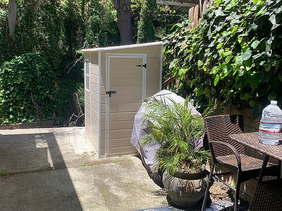 courtyard with river view