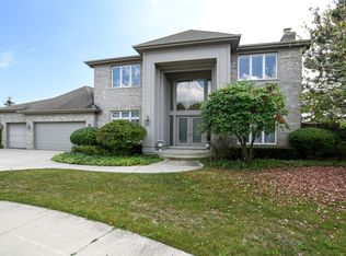 44 Buckingham Ct, Deerfield, IL 60015