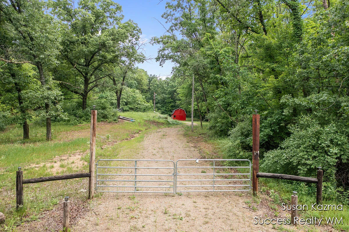 22930 W Waterwheel Dr photo 1