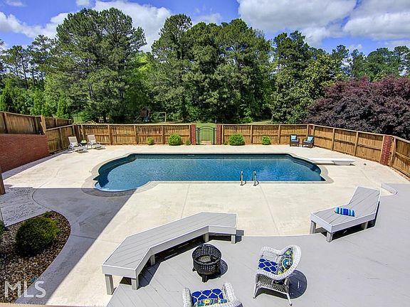 4th image of 300 Pennlyn Pl