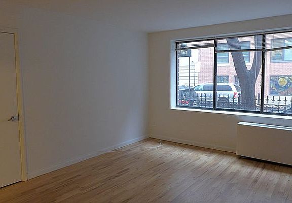 2nd image of 128 E 85th St APT 1B
