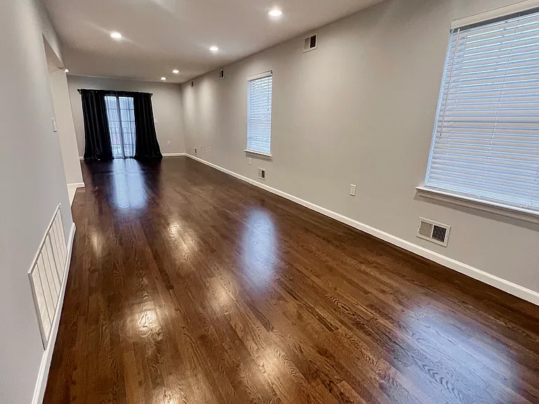 519-521 Lidgerwood Ave #1 — Photo 4