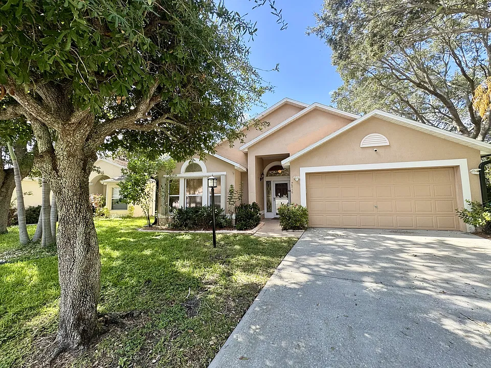2816 Sebastian Ln