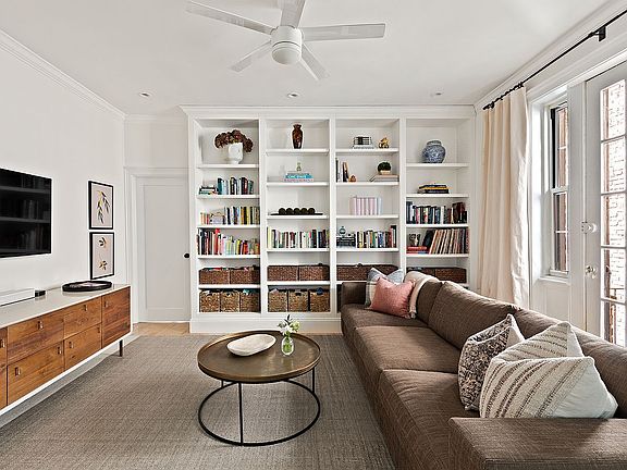 2nd image of 76 Remsen St APT 5D