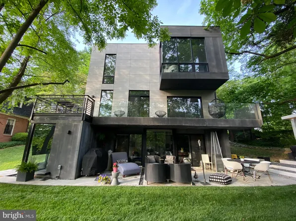 4106 46th St NW, Washington, DC 20016