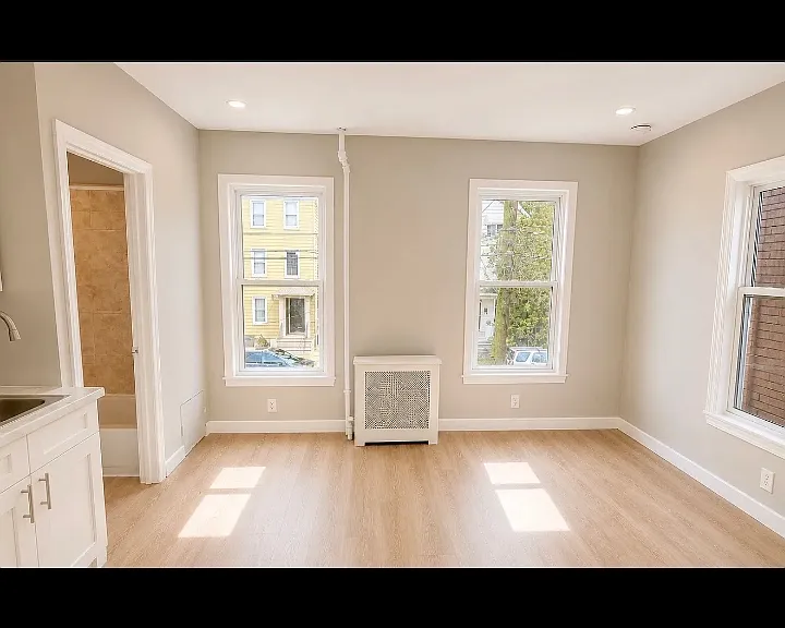 198 Parker St #2L — Photo 5