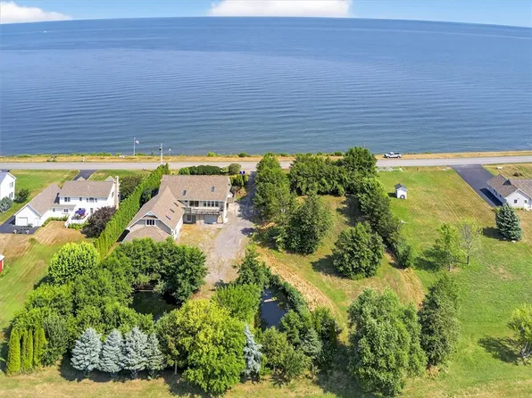 14462 Lakeshore Rd, Kent, NY 14477