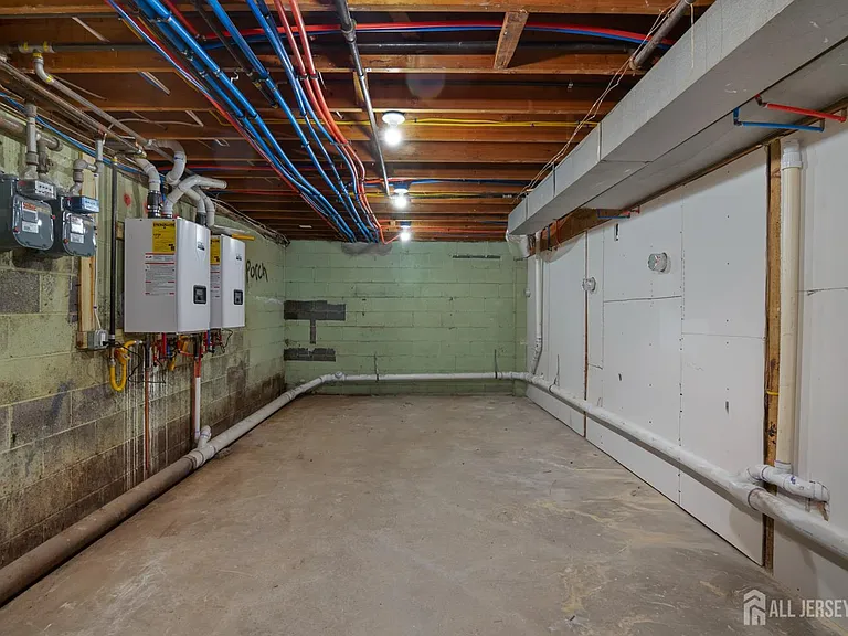 4 Morris Ave #2A — Photo 13