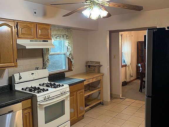Kitchen into dining room
