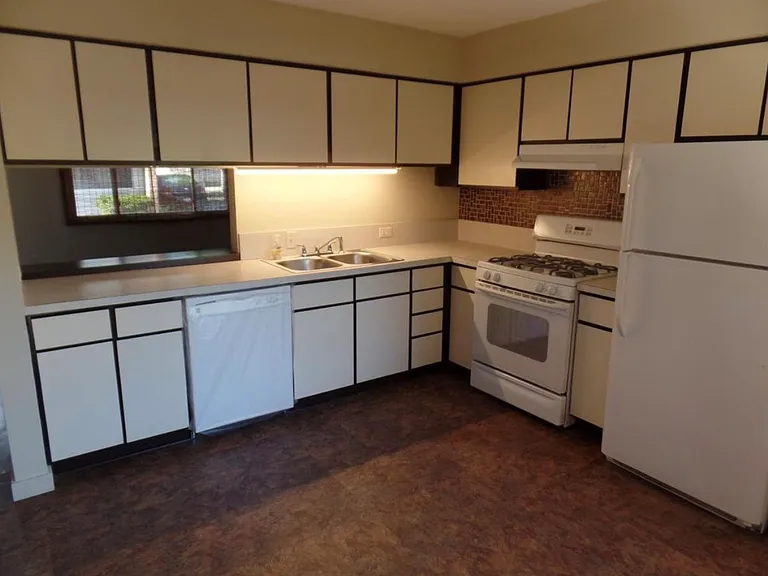 811 S La Grange Rd #C — Photo 4