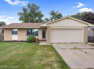 35556 Schoolcraft Rd, Livonia, MI 48150