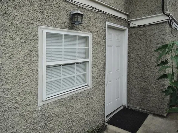 7204 Hickory St #B, New Orleans, LA 70118