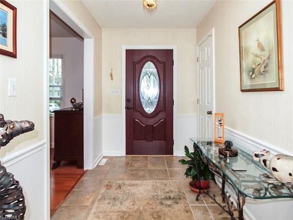 4th image of 115 Briarwood Ct
