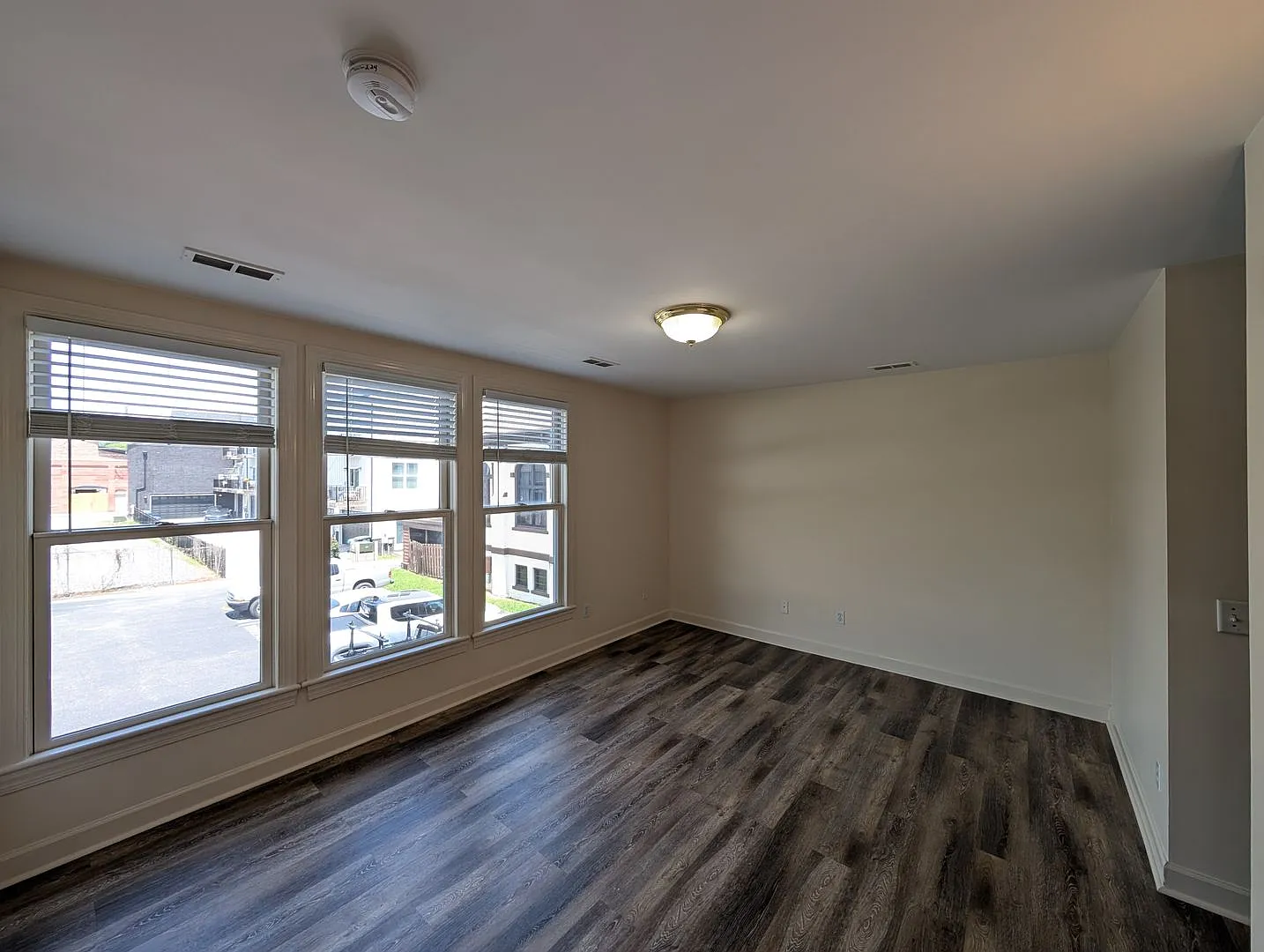 Williams Street Apartments — Photo 4