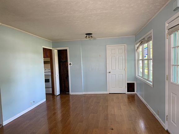 5th image of 2447 Wilson Ave
