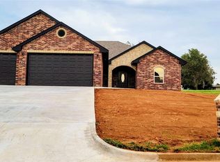 3201 Pondridge Rd, Chickasha, OK 73018