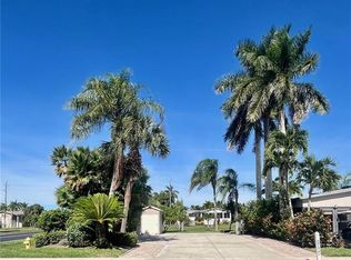 1659 Diamond Lake Cir, Naples, FL 34114